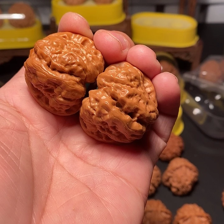 z***F文玩核桃吊坠40尺，镶嵌蛤蟆头