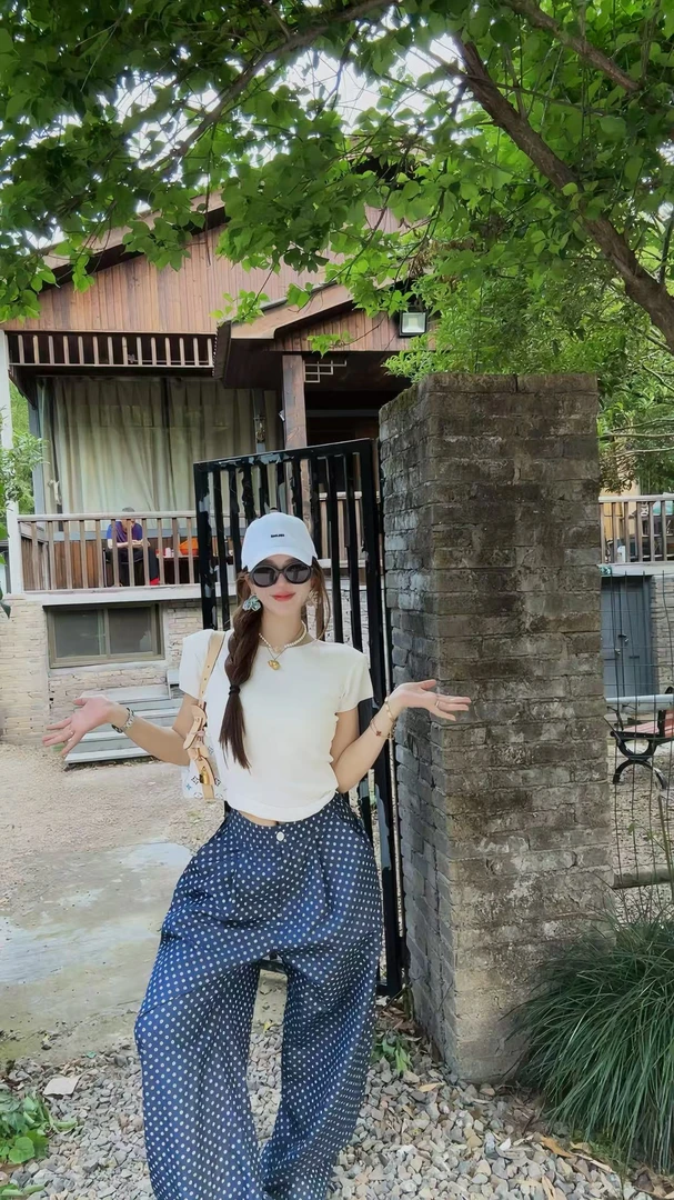 YEER·SHOP【穿搭公式~】爷儿夏季时尚新款后绑带简约两色纯色小T