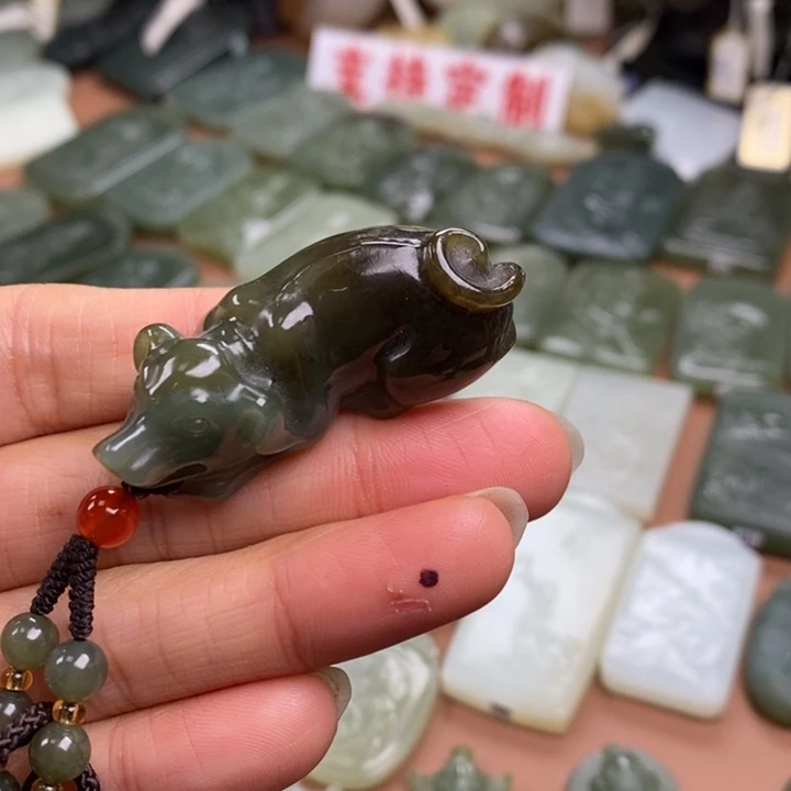 和田玉未镶嵌颈饰予