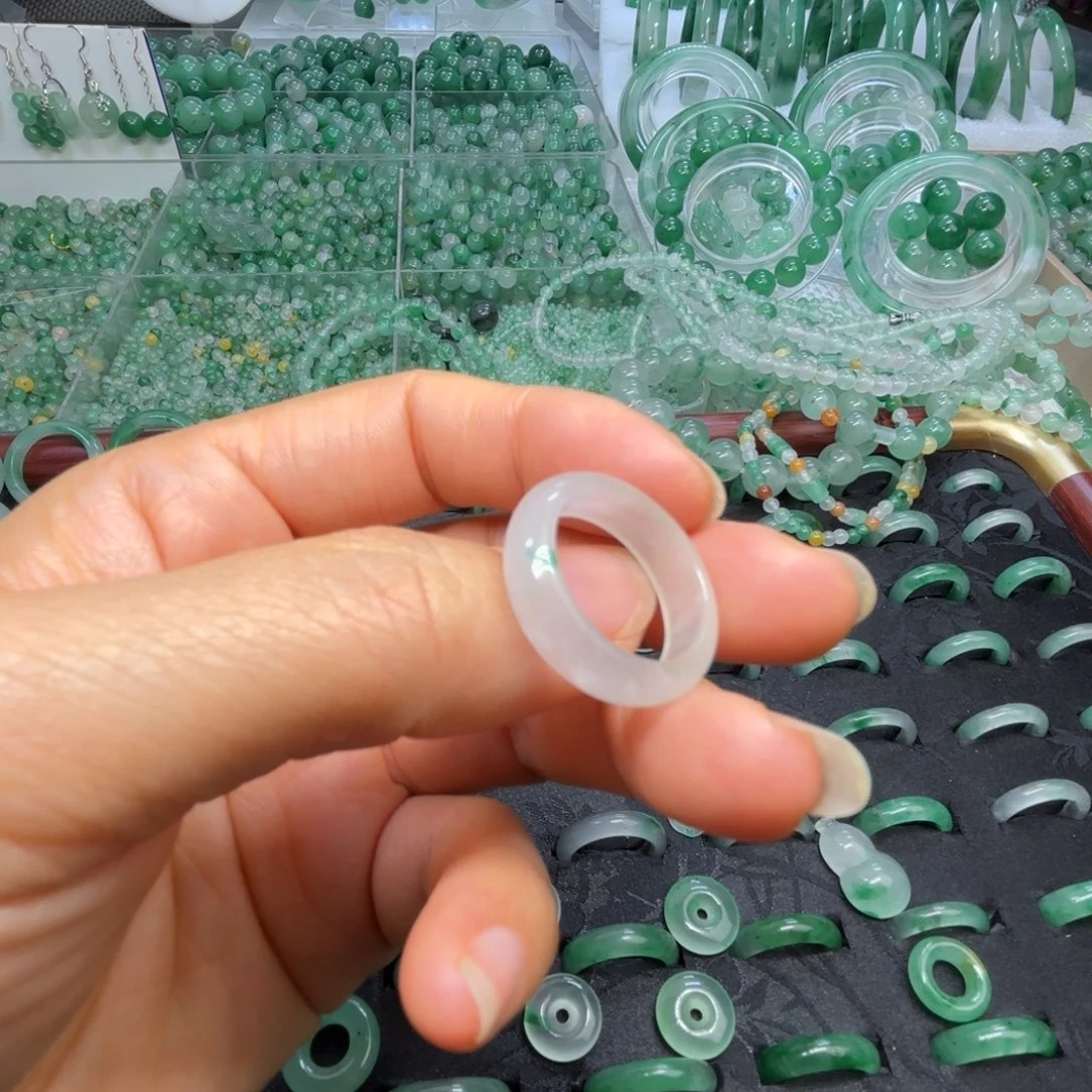 石英质玉（非洲翠）未镶嵌戒指  珠子  手镯白冰一抹绿戒指
