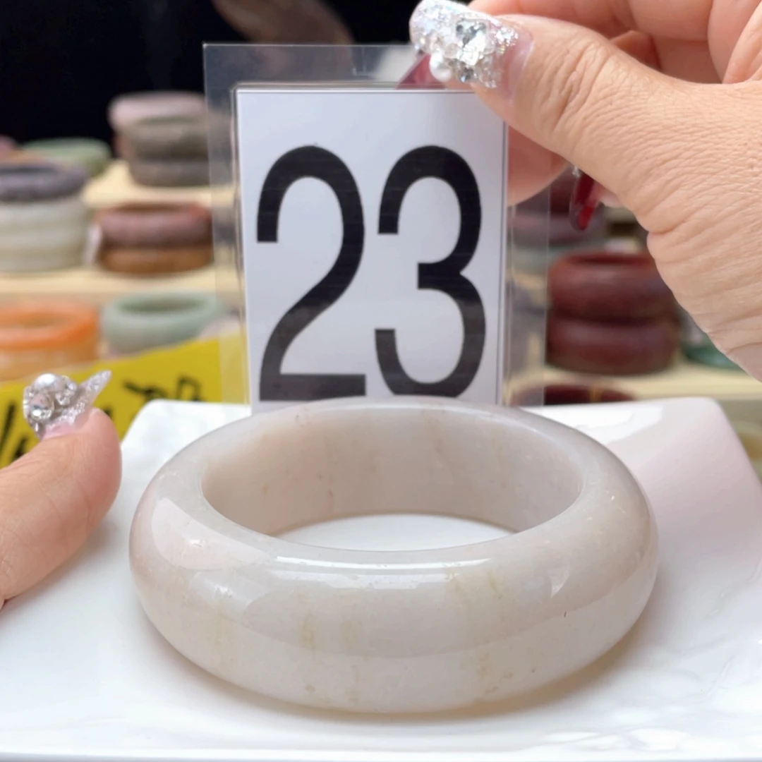 【闪购商品】石英质玉手镯未镶嵌