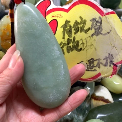 用***8蛇纹石玉未镶嵌手把件