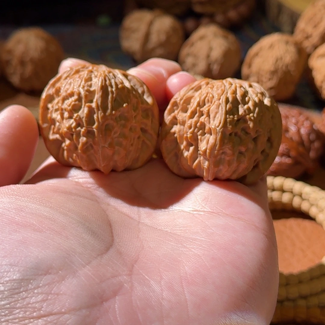 桃核吊坠顶级磨盘保红全品