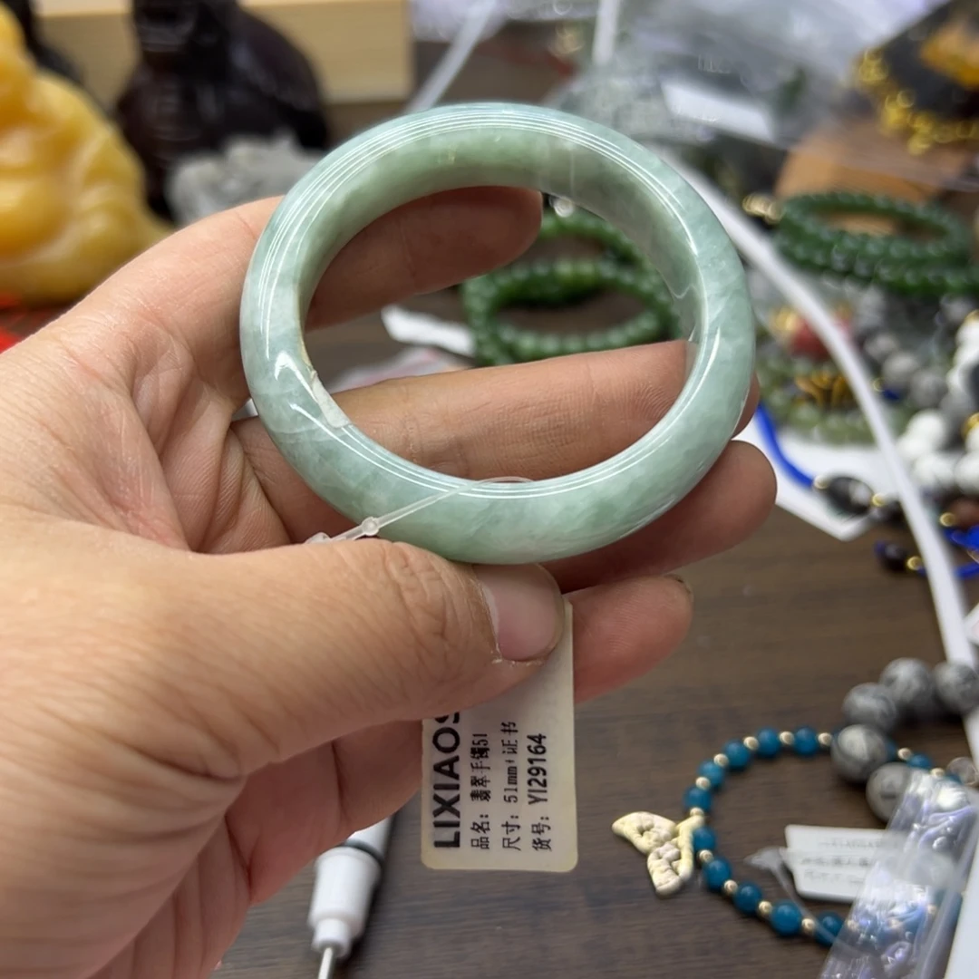翡翠未镶嵌手镯51.4圈围90瑕