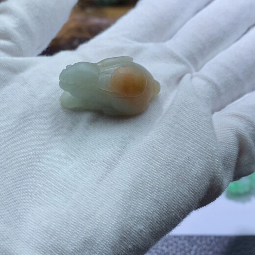 定制翡翠未镶嵌兔***了