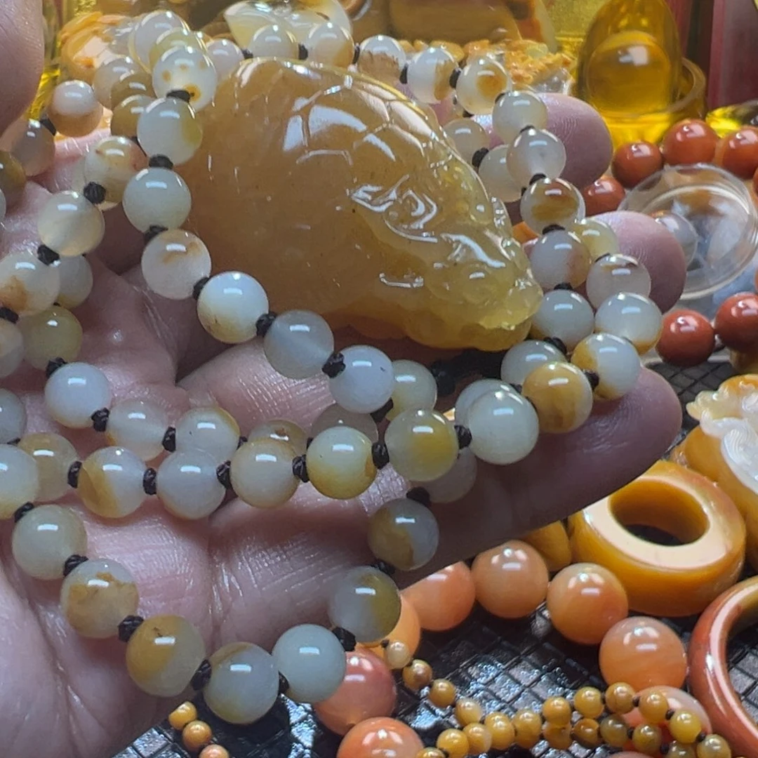 石英质玉未镶嵌颈饰