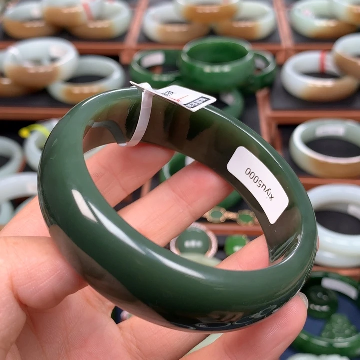 和田玉（碧玉）手镯未镶嵌玉****z