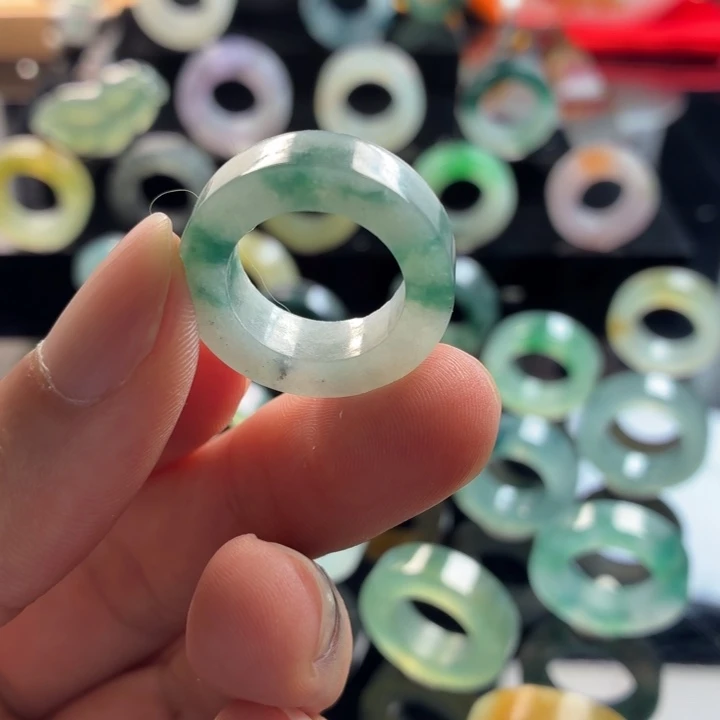 定制翡翠未镶嵌戒指