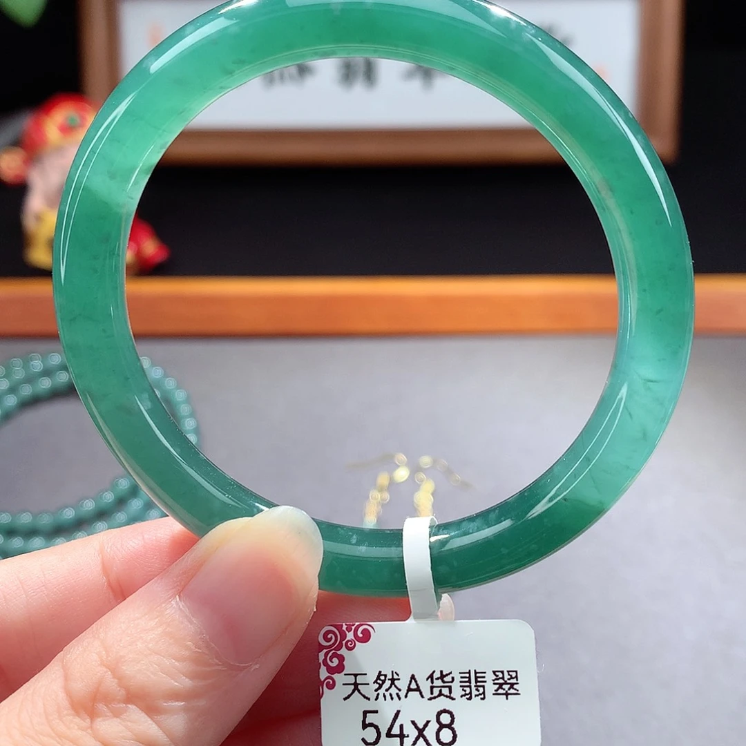 未镶嵌手镯（圆镯）翡翠