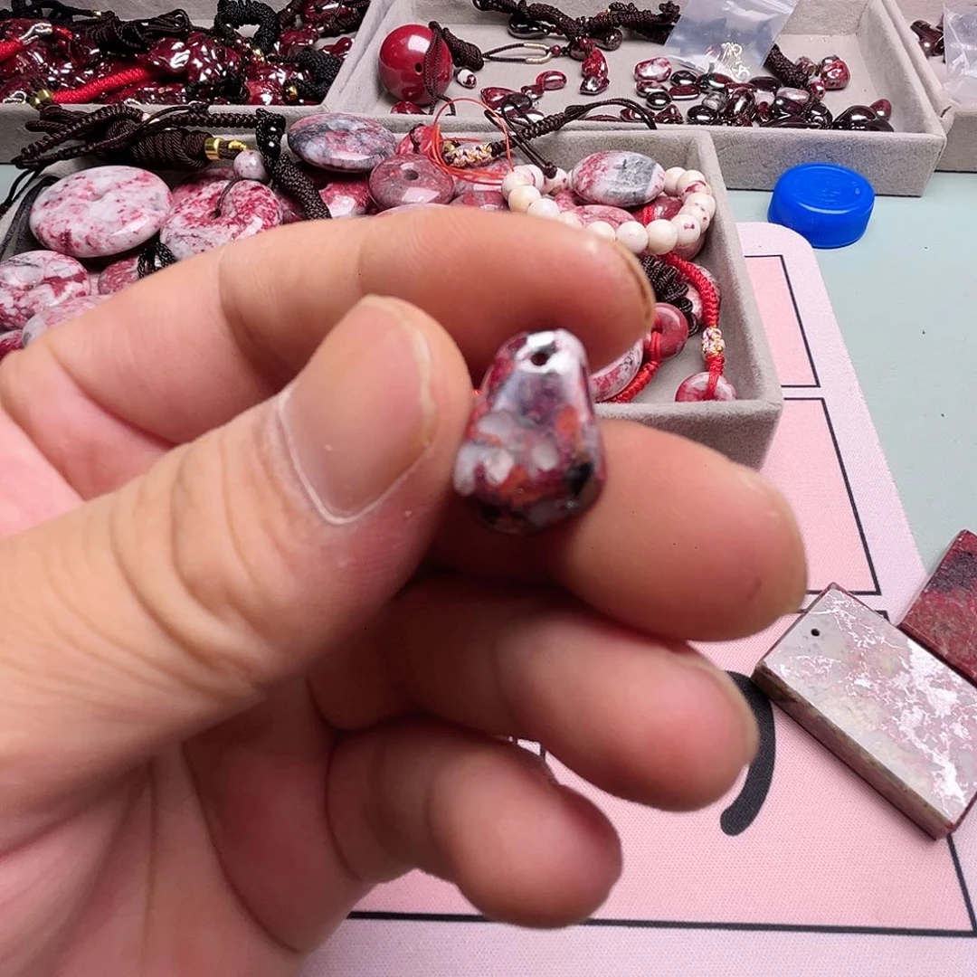 紫砂天然朱砂辰石吊坠