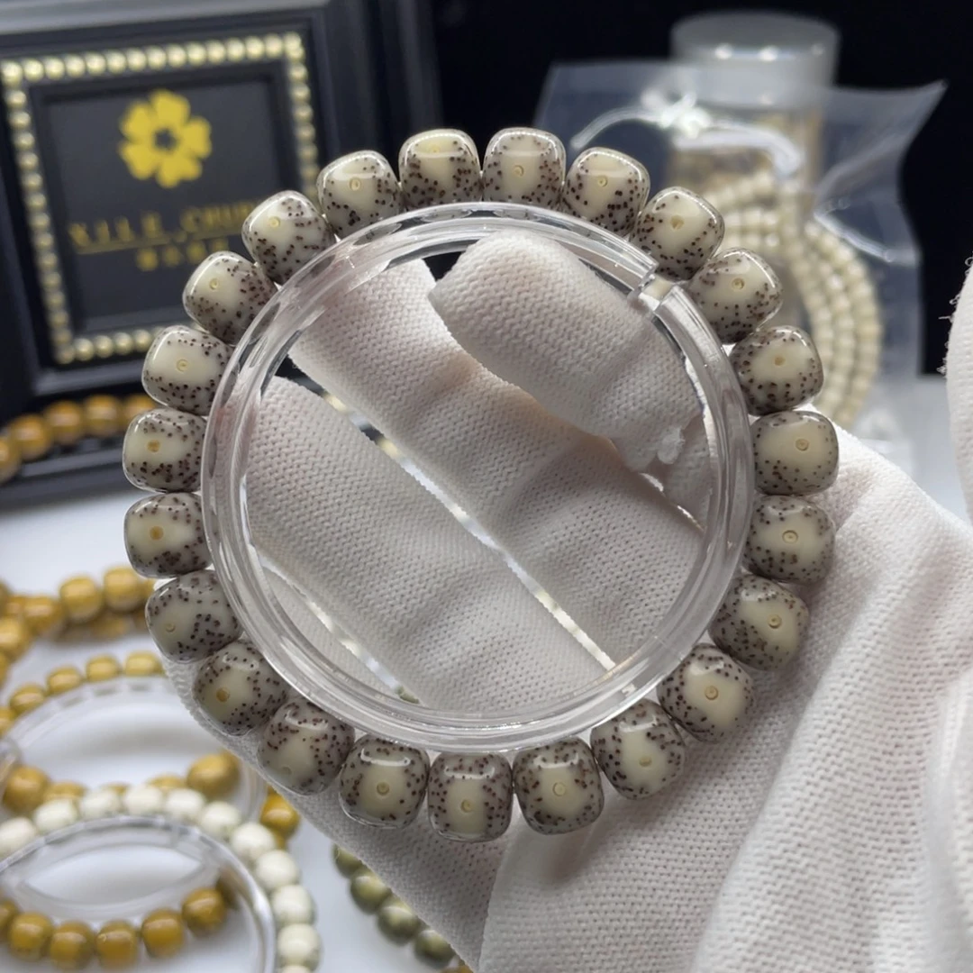 吊坠星月菩提10灰色糯冰大眼睛       A38