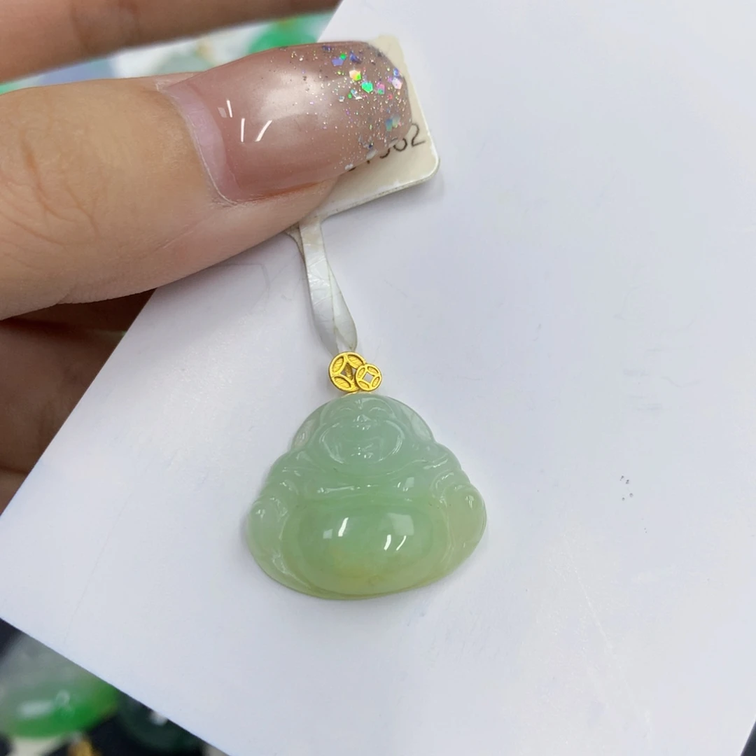 翡翠18K金镶嵌颈饰翡翠