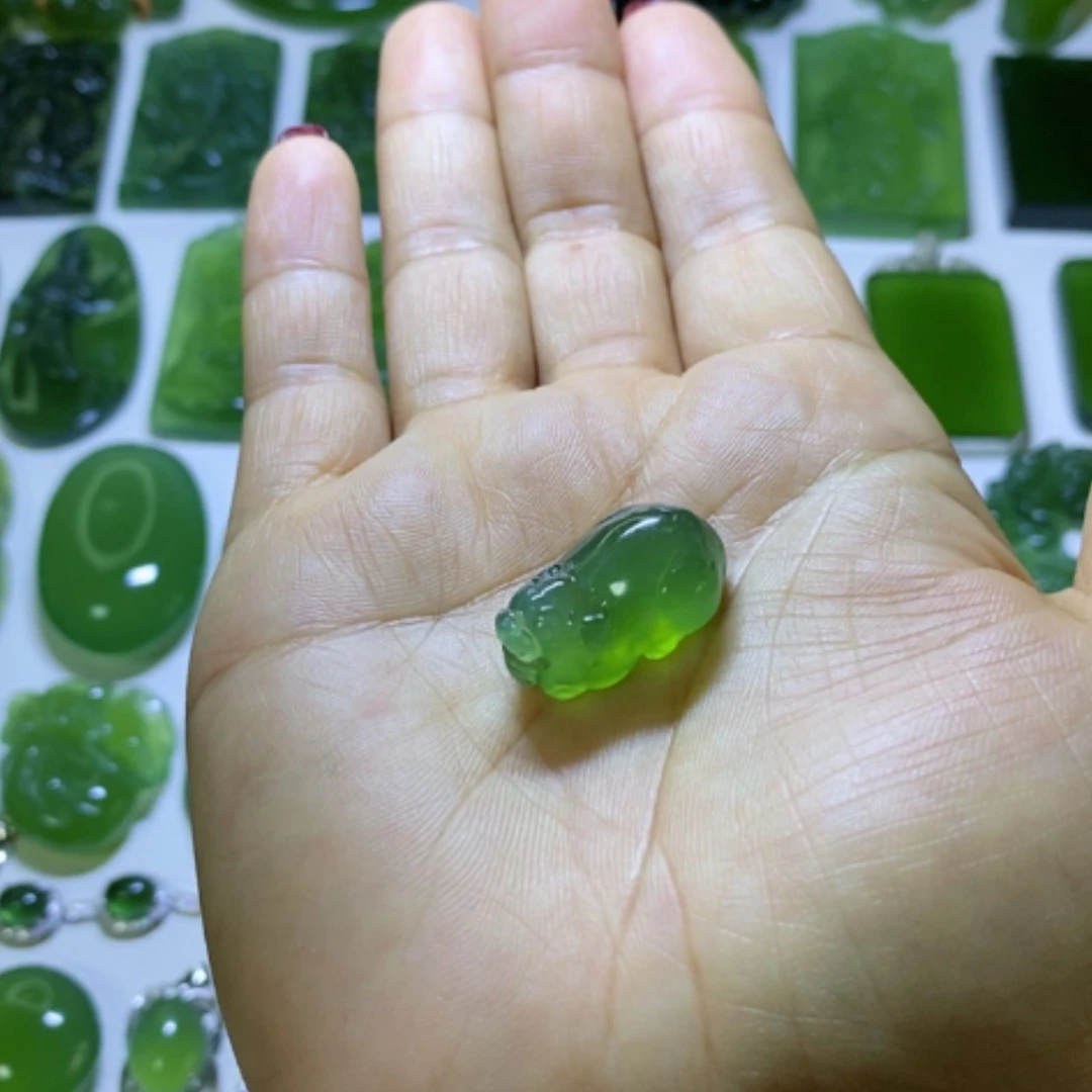 【闪购商品】蛇纹石玉颈饰未镶嵌