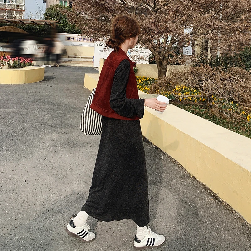 炭黑色韩版慵懒风连衣裙套装女2025春季新款设计感时尚马甲两件套