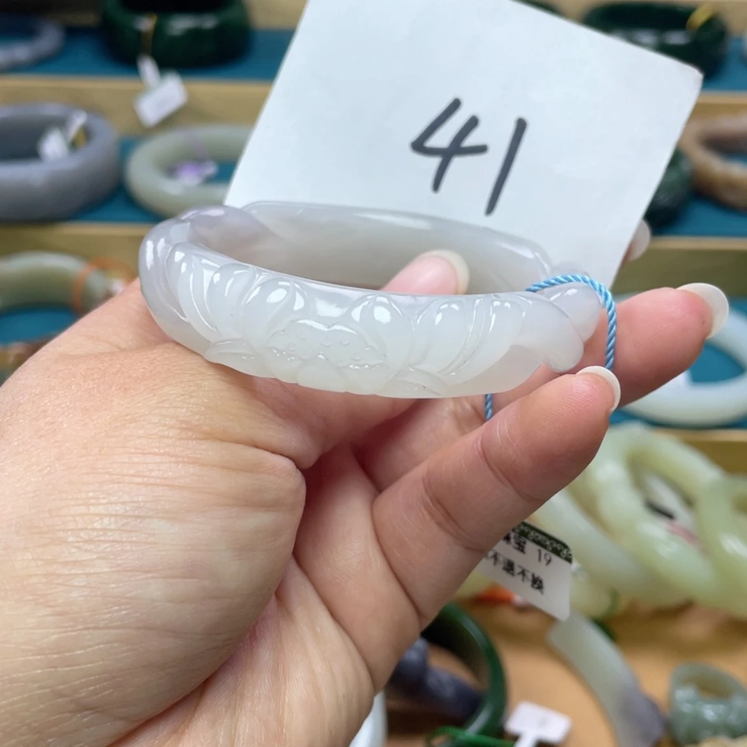 未镶嵌手镯（贵妃镯）和田玉圈口57