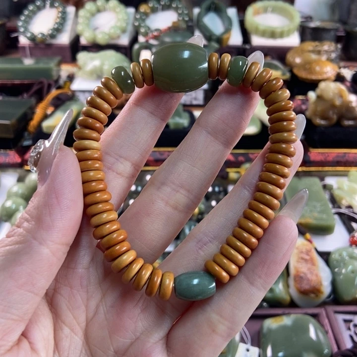 未镶嵌手链岫岩老玉（透闪石质玉）