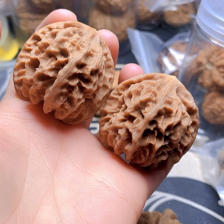 文玩核桃吊坠曹大龙