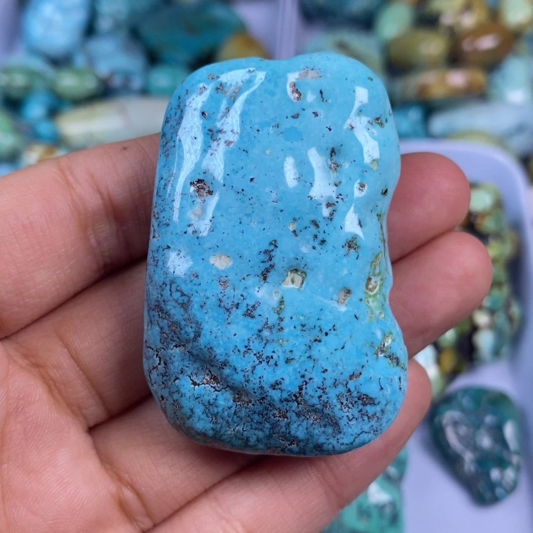 绿松石未镶嵌颈饰