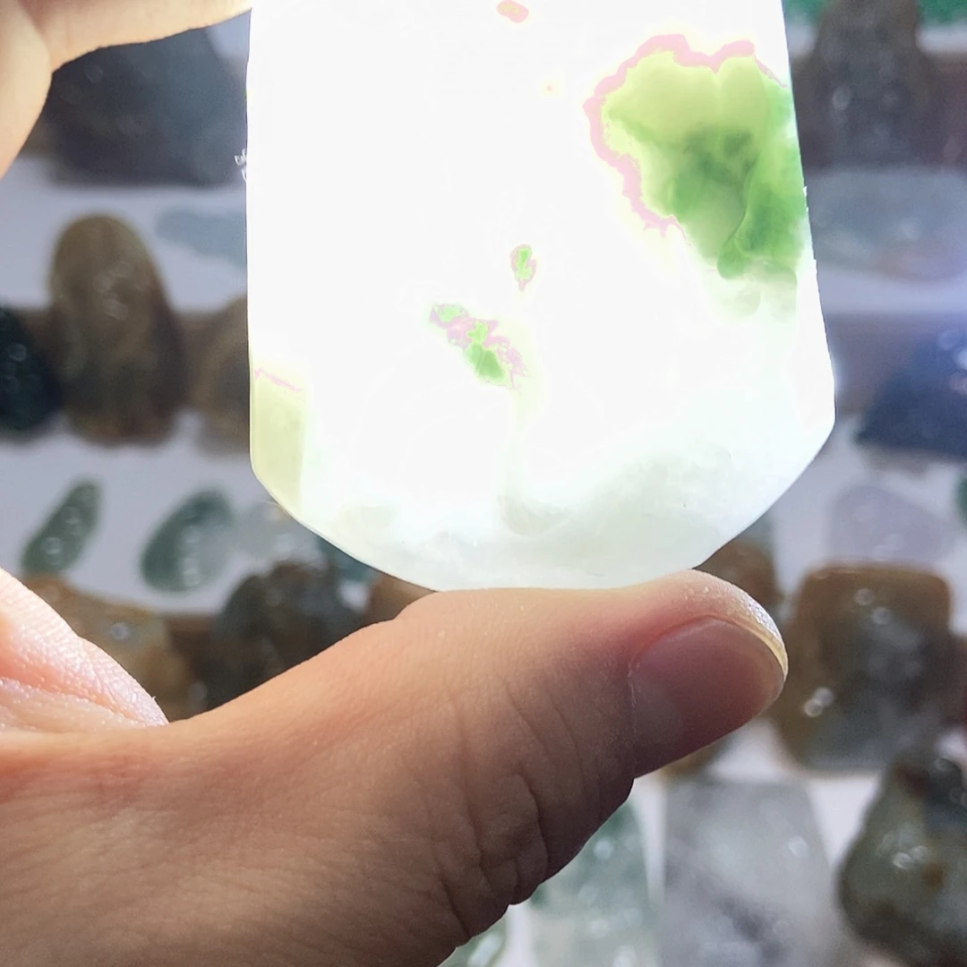翡翠未镶嵌颈饰翡翠上山虎