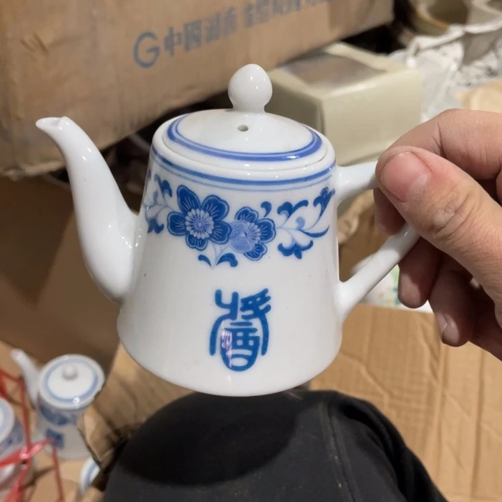 摆件陶瓷盘子碗砂锅都有