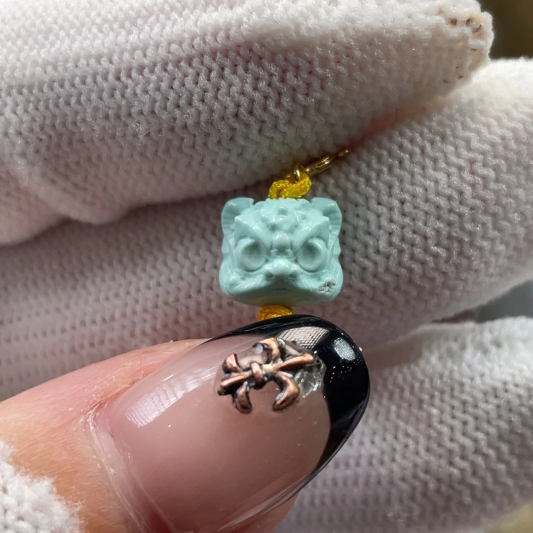 绿松石未镶嵌挂件