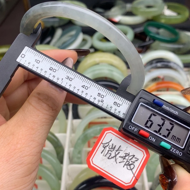 蛇纹石玉未镶嵌手镯338。