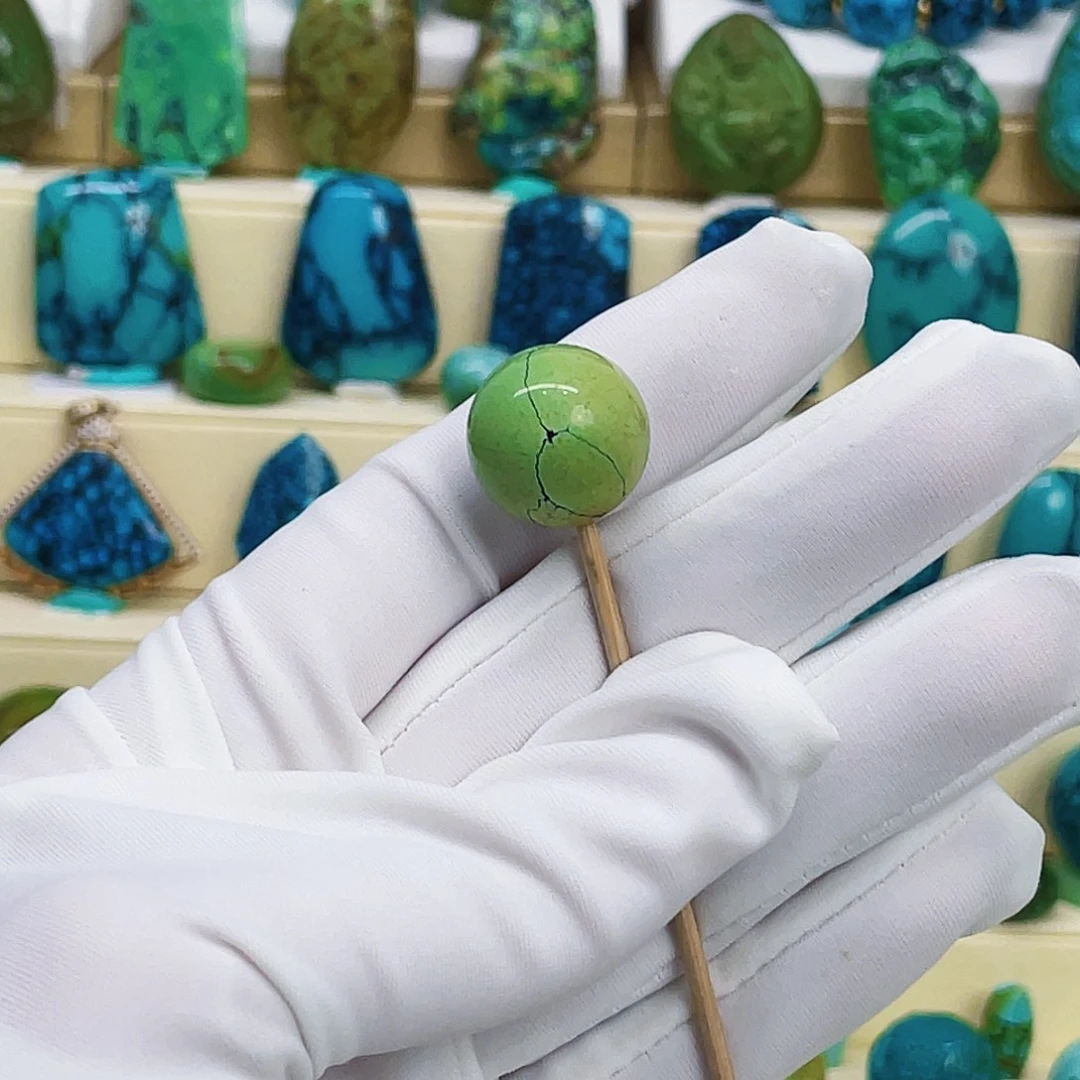 绿松石未镶嵌颈饰