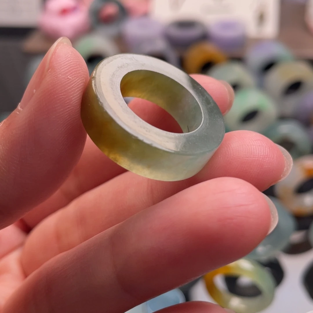 定制翡翠未镶嵌戒指