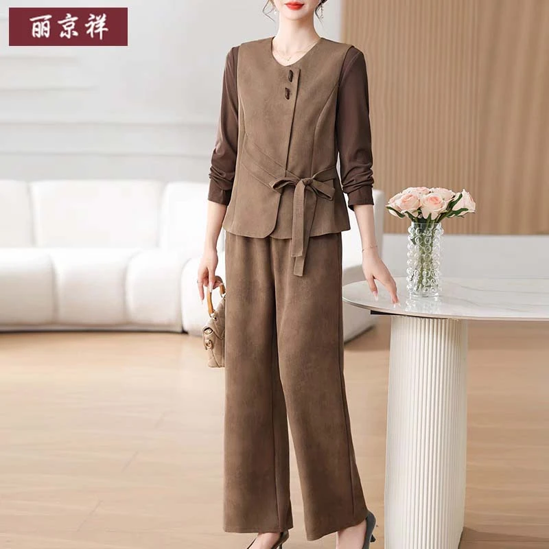 妈妈春装气质套装2025新款洋气中老年女装马甲外套春秋上衣三件套