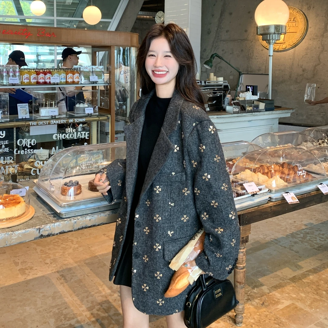 灰色重工钉珠西装毛呢外套女短款秋冬季2025新款气质绝美呢子上衣