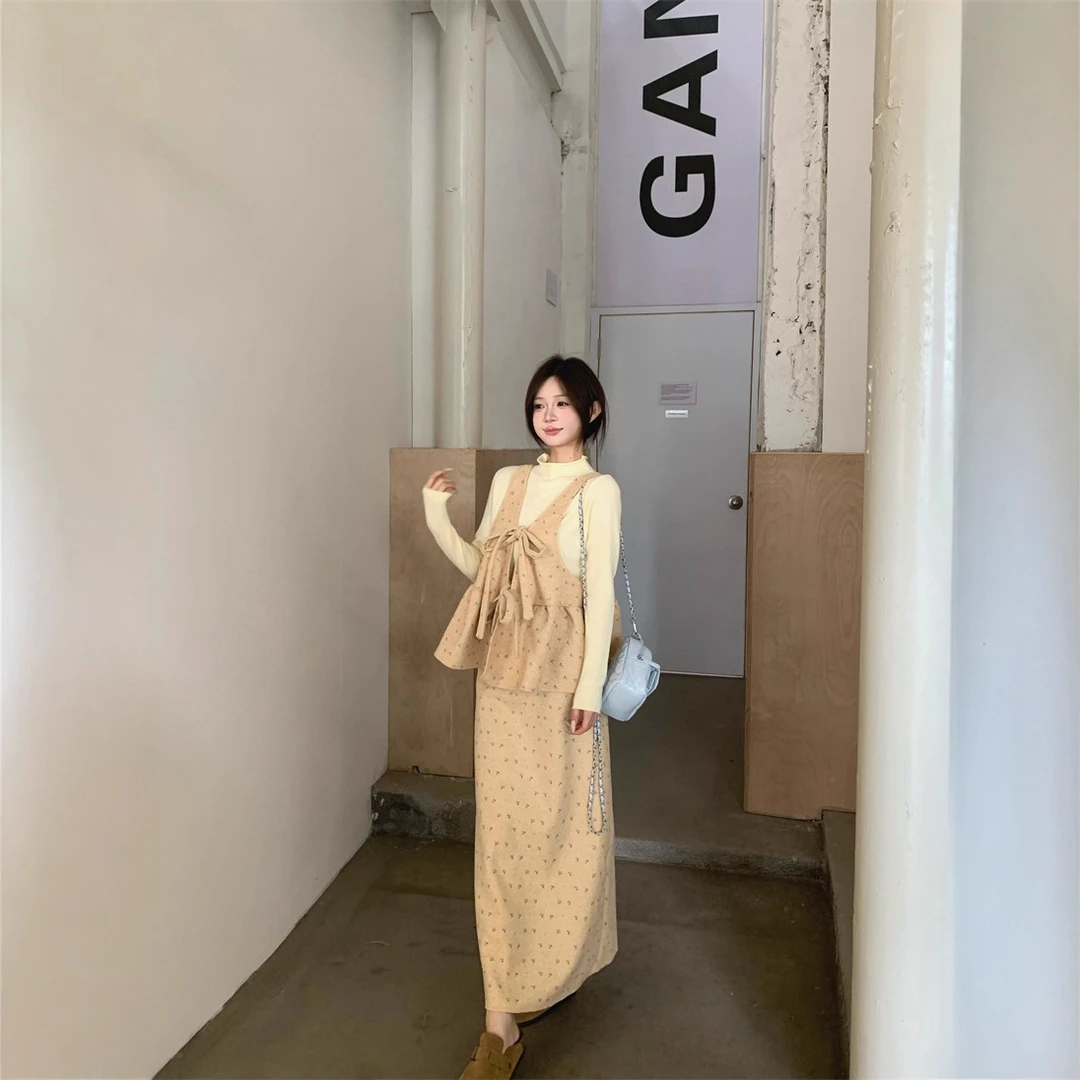 实拍2025春装显瘦百搭减龄碎花系带毛呢娃娃背心+半身裙套装女