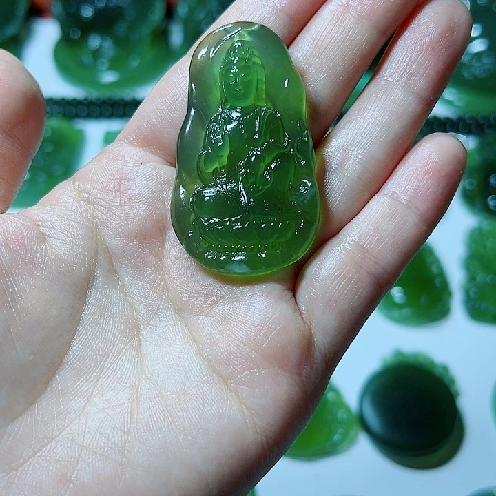 宇***9蛇纹石玉未镶嵌颈饰