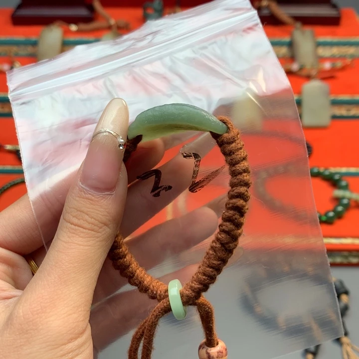 和田玉（糖玉）颈饰未镶嵌棒***头