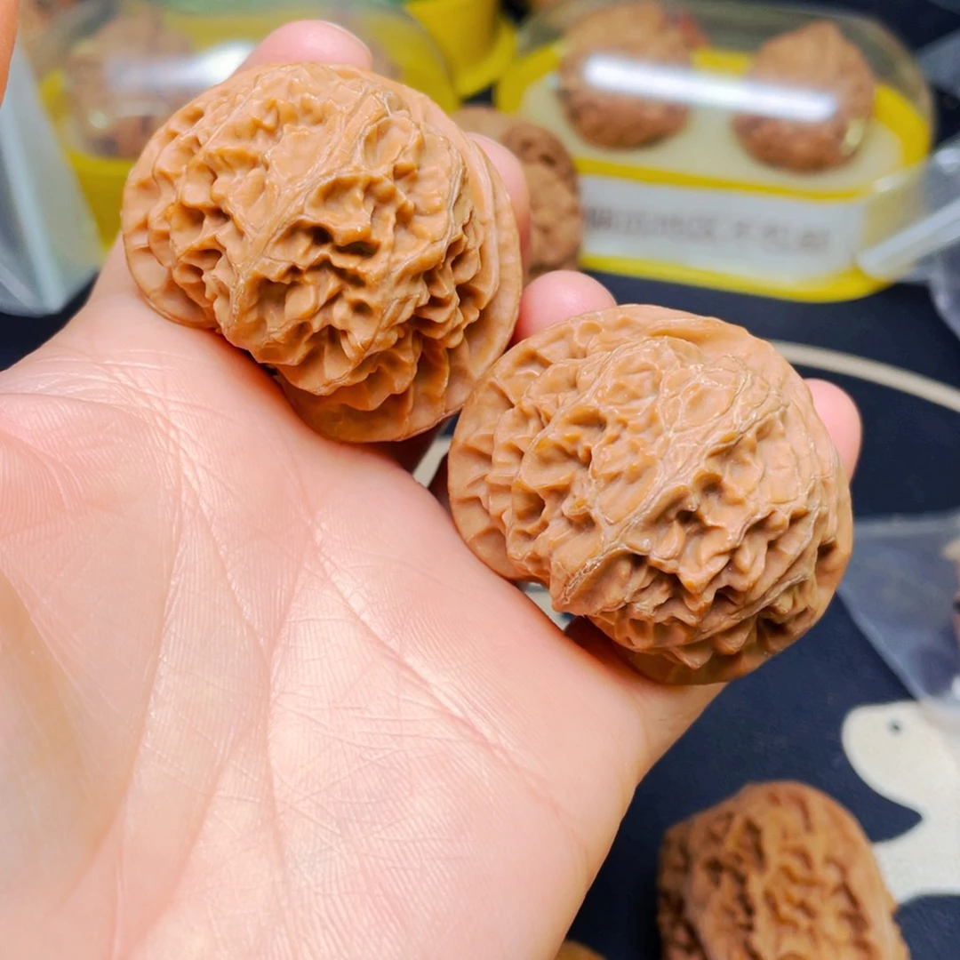 吊坠文玩核桃宫灯狮子头尖磕碰