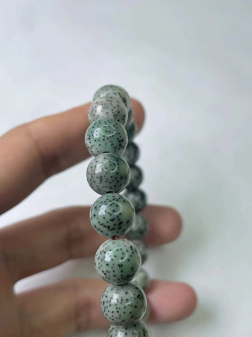 原生态满绿星月菩提9圆珠手串，碧绿碧绿的惹人爱，油性爆表