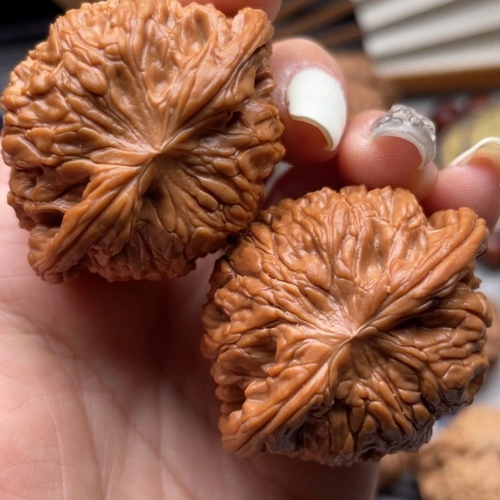 文玩核桃把件亦**空