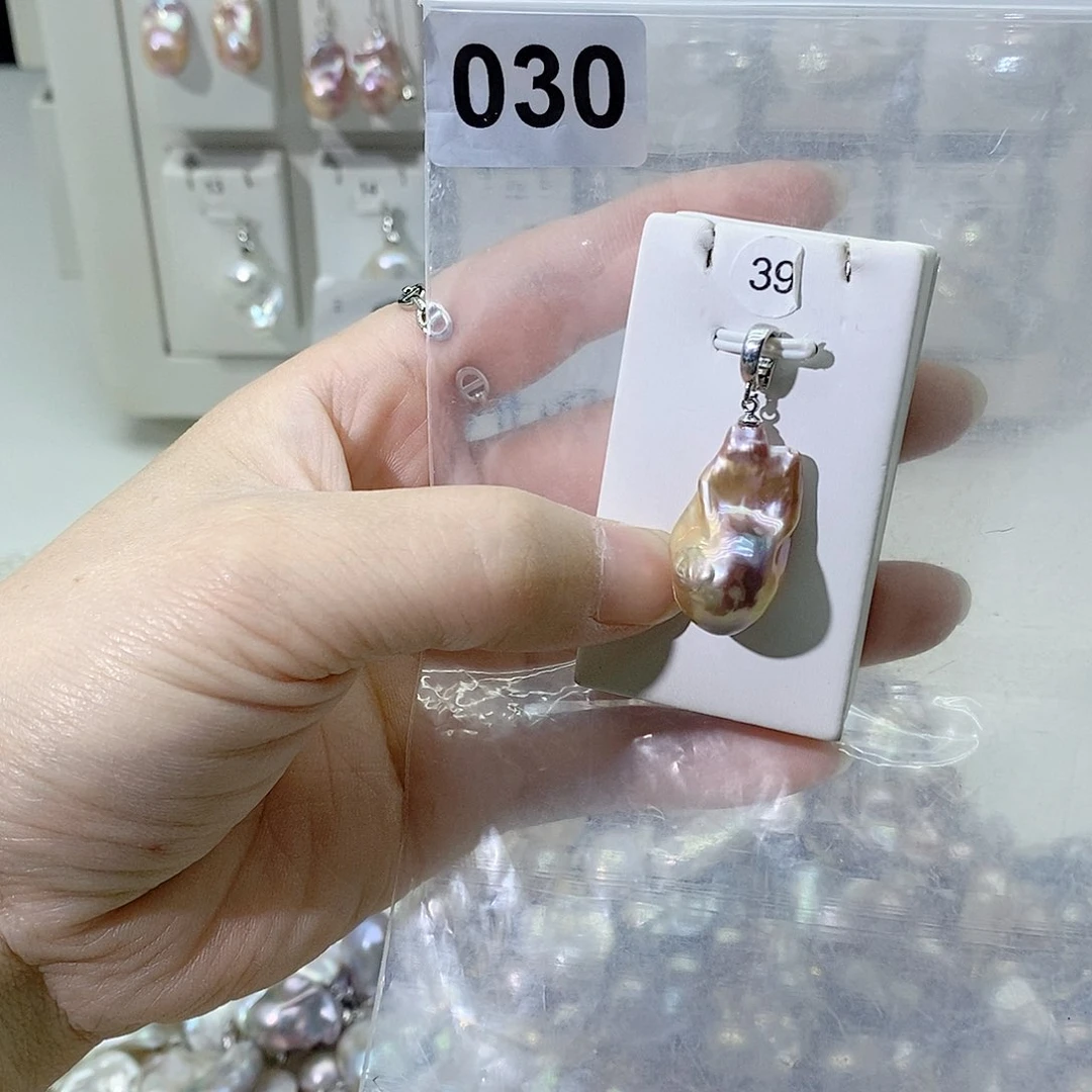 淡水珍珠合金颈饰