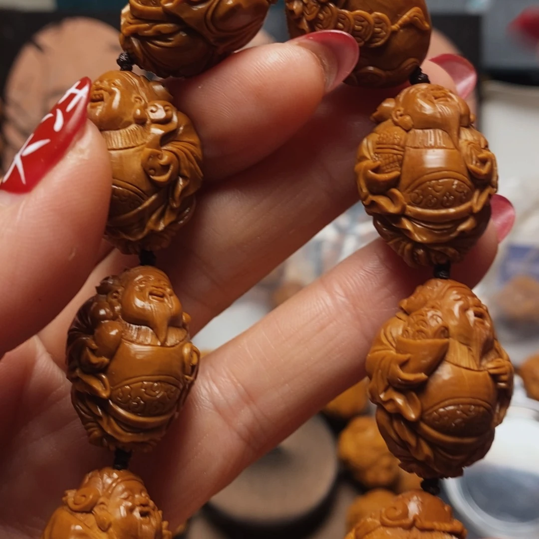橄榄核手串/手链坐****萨八大财神
