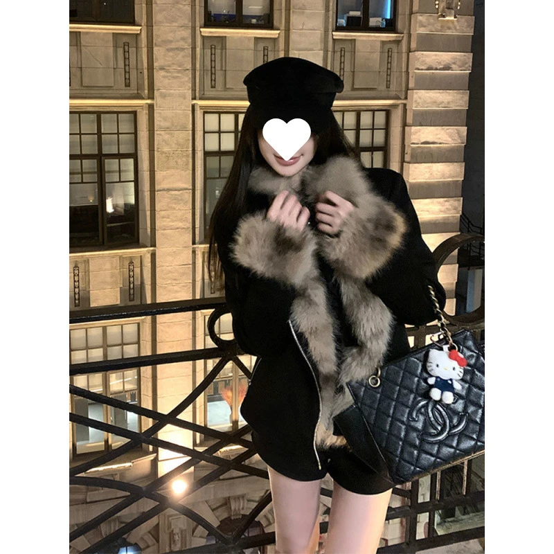 20252025黑色皮毛一体机车服外套女年冬季新款减龄外套保暖复古加