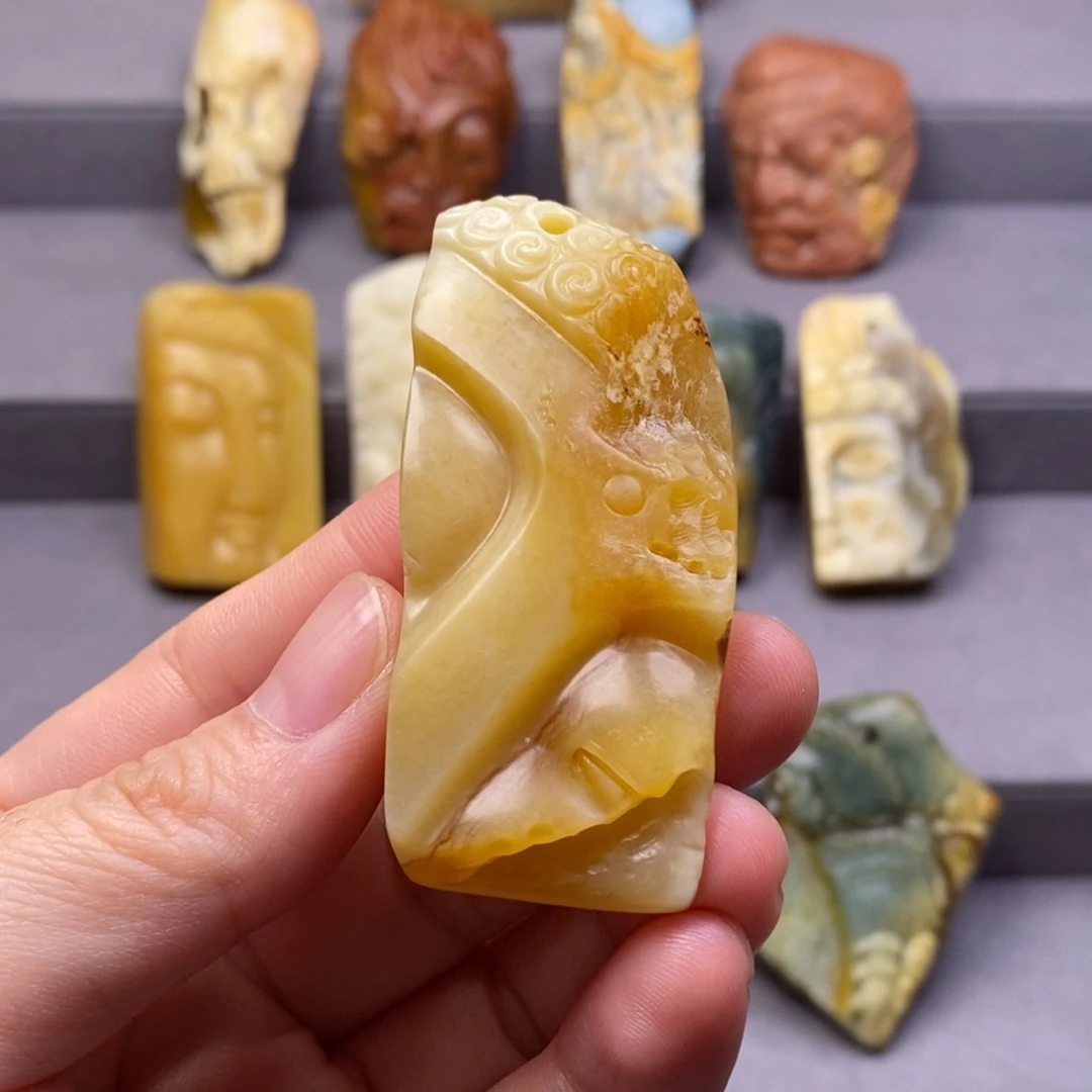 岫玉未镶嵌颈饰挂件