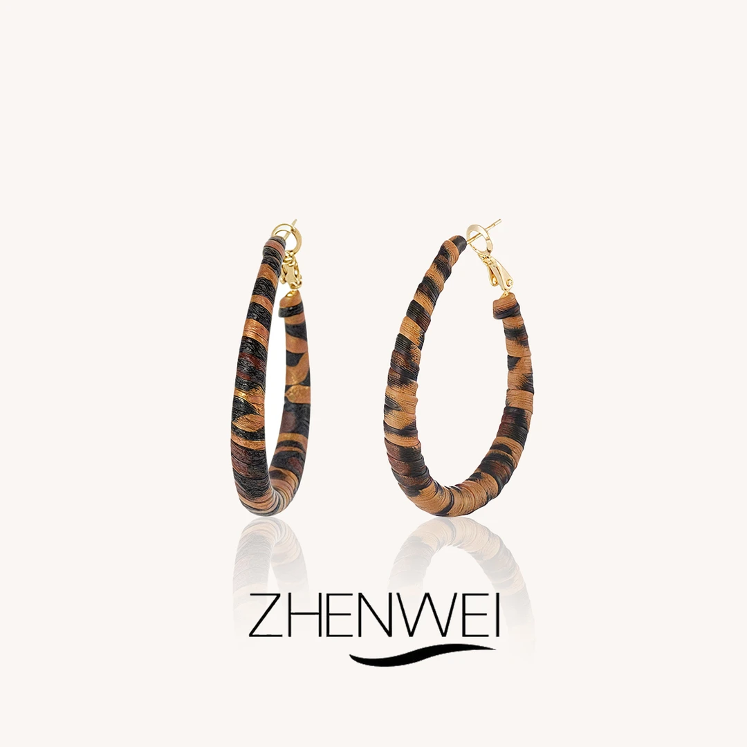 铜合金耳饰 ZHENWEI/甄薇  皮革豹纹耳环女酷飒风御姐时尚高级感