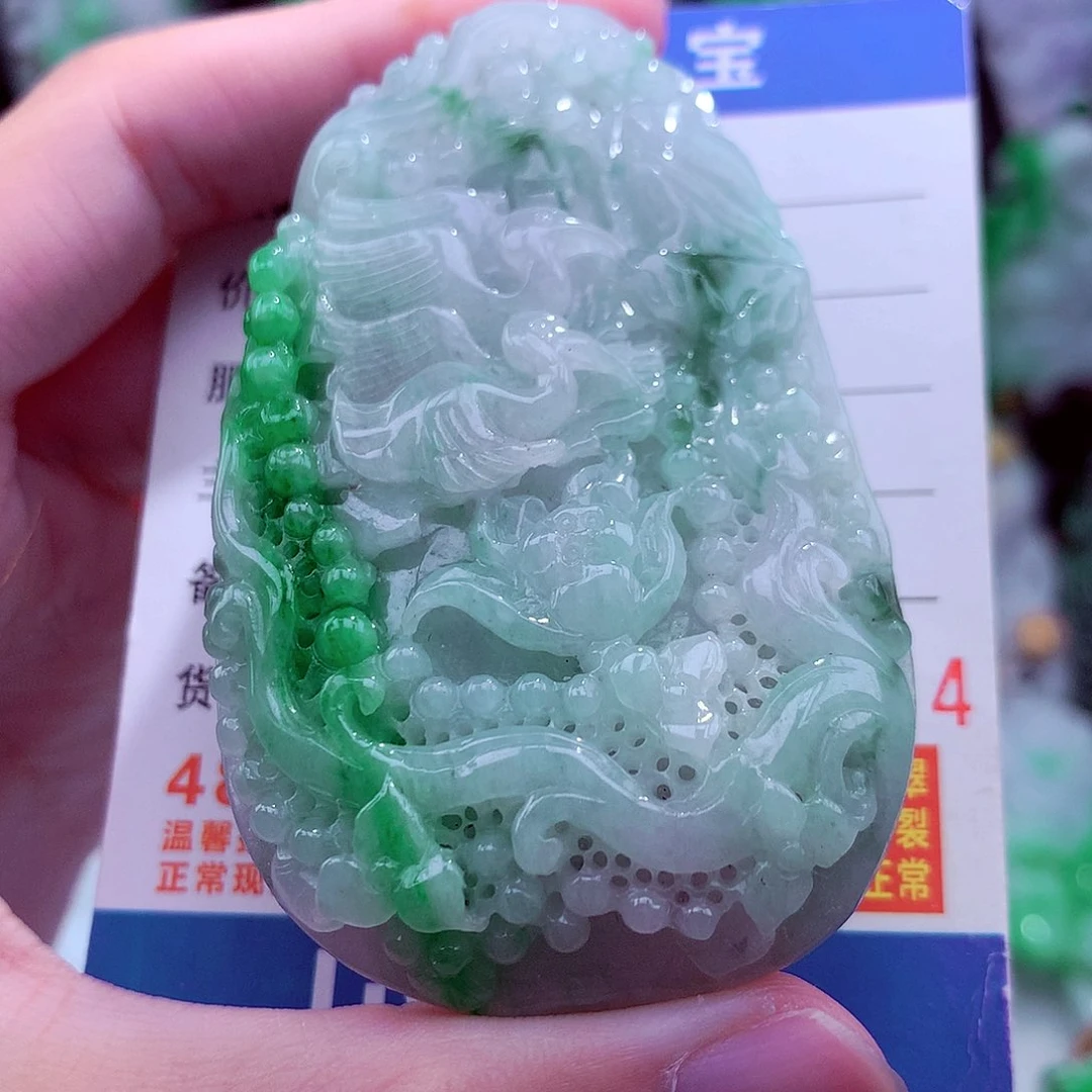 翡翠未镶嵌颈饰挂件