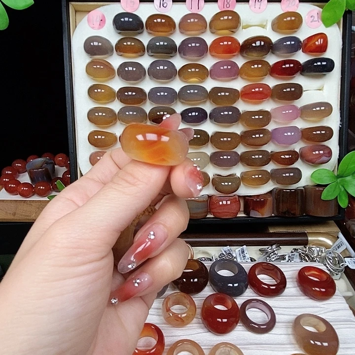 刘***浩玛瑙/玉髓合金戒指
