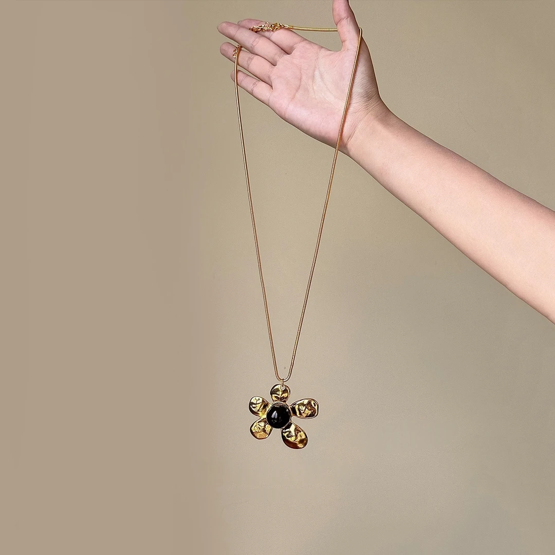 铜合金项链 复古长款金色花朵项链时尚百搭轻奢小众高级感锁骨链
