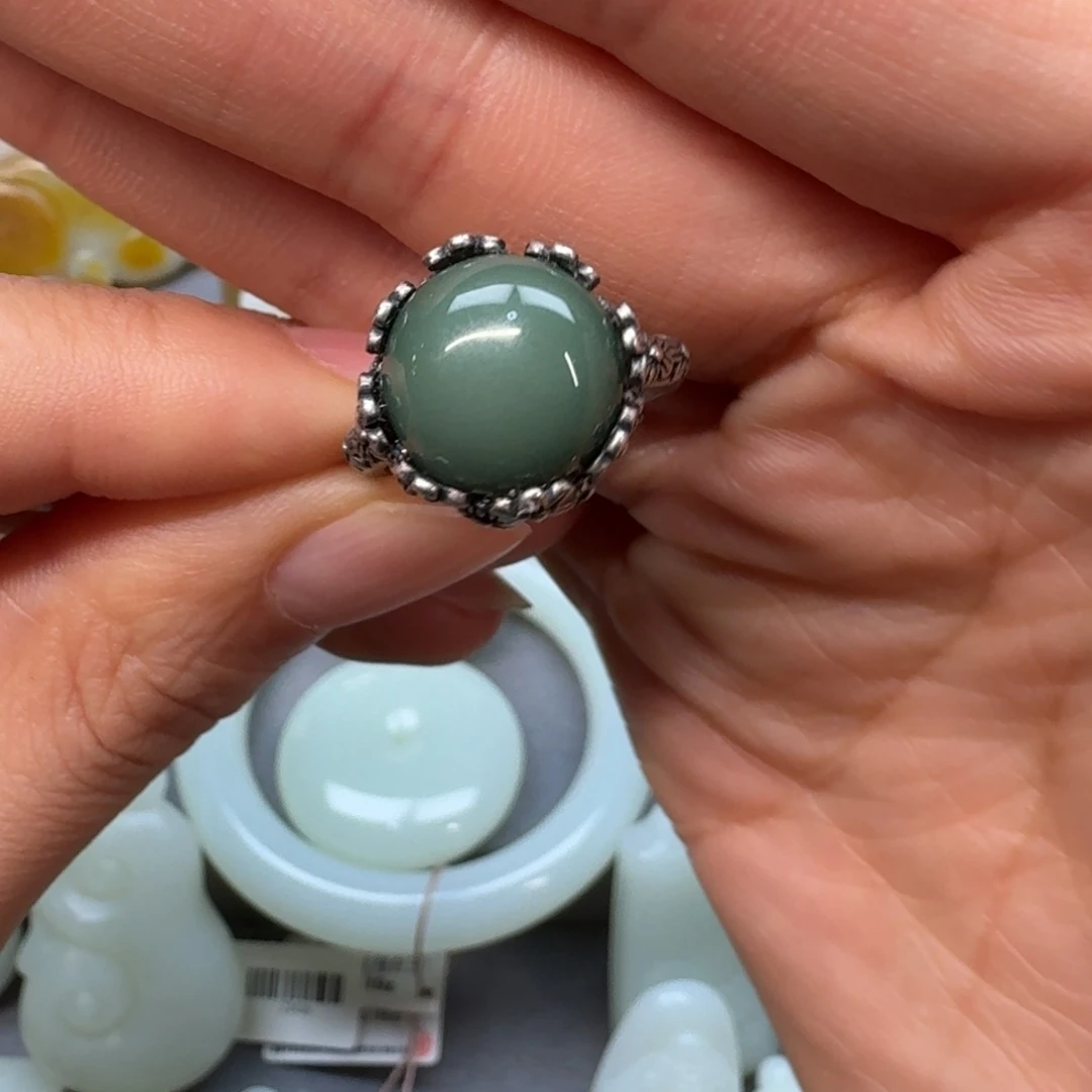 和田玉未镶嵌戒指