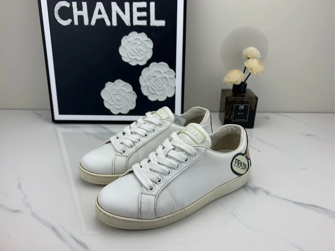 95新 Prada/普拉达 Prada普拉达 后跟女孩 35码/jm00178