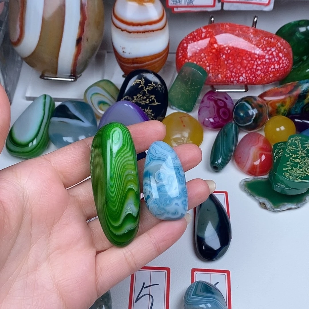 玛瑙/玉髓未镶嵌珠宝奇石