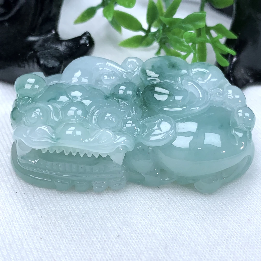 天然缅甸翡翠A货冰润飘花金钱霸王貔貅吊坠尺寸44.2−27.2−13.3mm