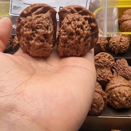 桃核吊坠蛇王核桃