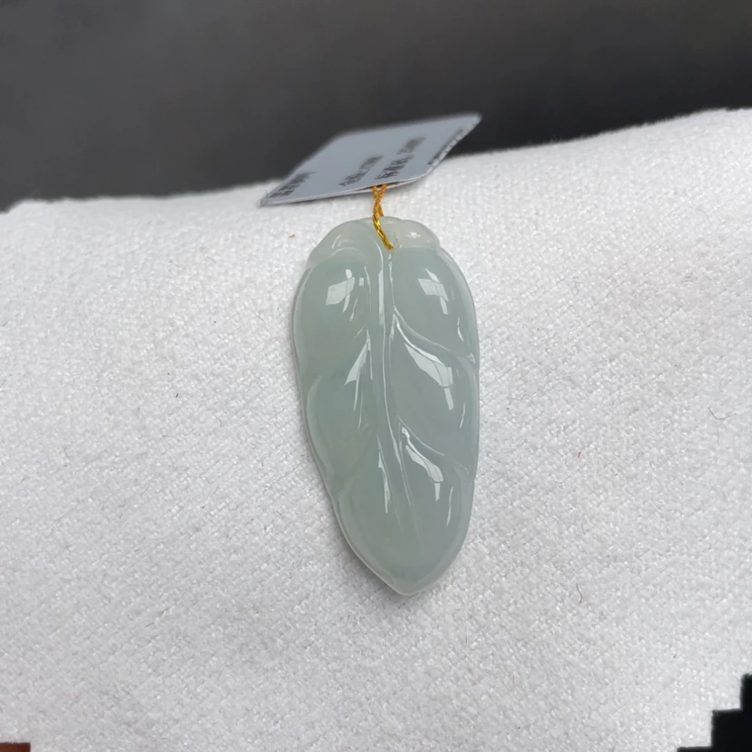 颈饰未镶嵌翡翠叶子